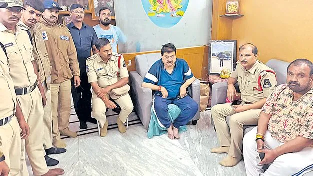 Banjara Hills: అమ్మవారికి కుంకుమార్చన ఉద్రిక్తం