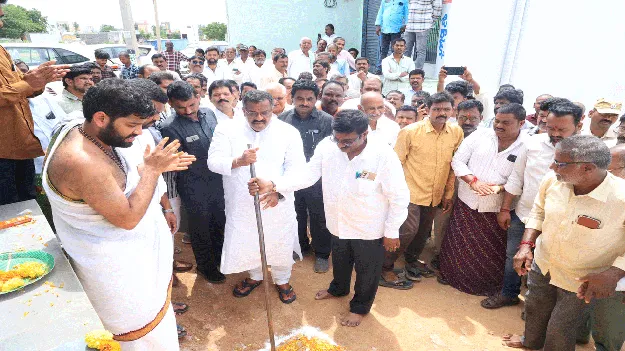 ప్రజా సమస్యలు పరిష్కరిస్తా