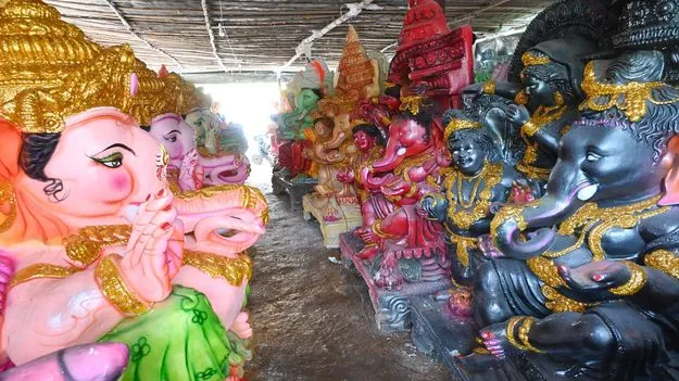 వినాయక చవితి ఉత్సవాలకు ముస్తాబైన గణేశ్‌