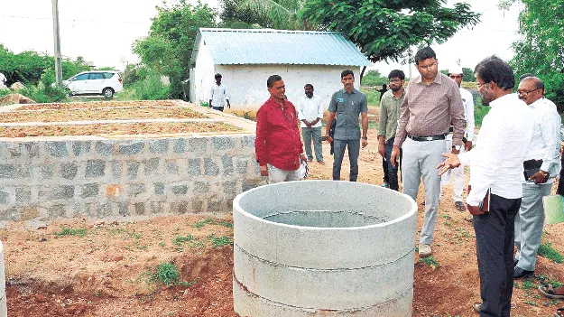 ఇళ్ల నిర్మాణంలో నాణ్యతా ప్రమాణాలు పాటించాలి 