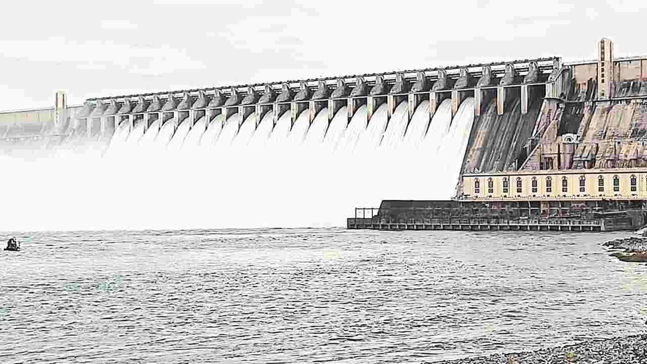 Water Inflow: ప్రాజెక్టులకు జోరుగా వరద!