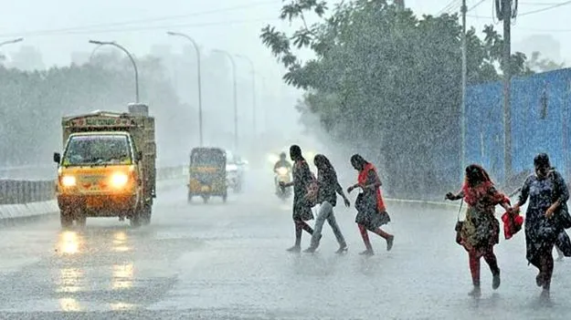 Telangana weather: నేడు, రేపు భారీ వర్షాలు | Heavy Rains Likely in Telangana  for Two More Days, Yellow Alert Issued