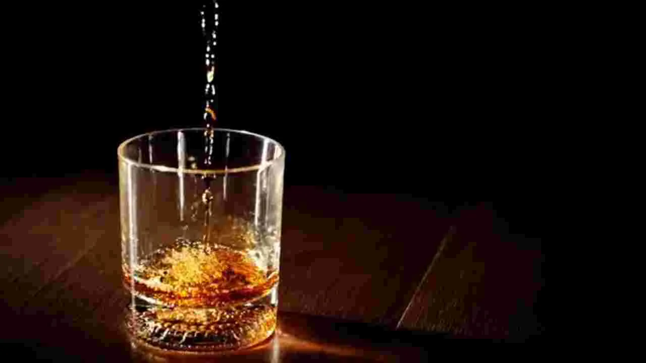Bootleg Liquor: కువైత్‌లో కల్తీ సారా కలకలం