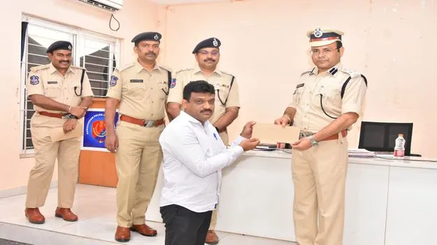 పదే పదే నేరాలకు పాల్పడినవారిపై గ్యాంగ్‌ ఫైల్‌ ఓపెన్‌ చేయాలి