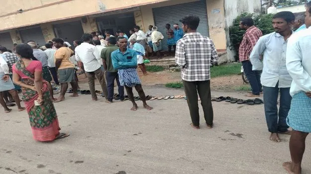 Karimnagar:   తీరని యూరియా కష్టాలు