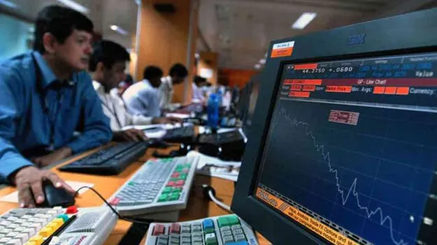 Stock Market News: బ్యాంకింగ్‌ షేర్లు పడేశాయ్‌