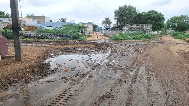 చెత్త ఇలా.. మరి చర్యలెక్కడ..?