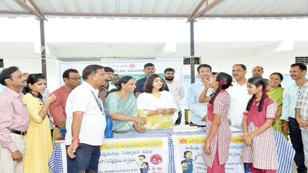 ఆల్బెండజోల్‌ మాత్రలు వేయించాలి