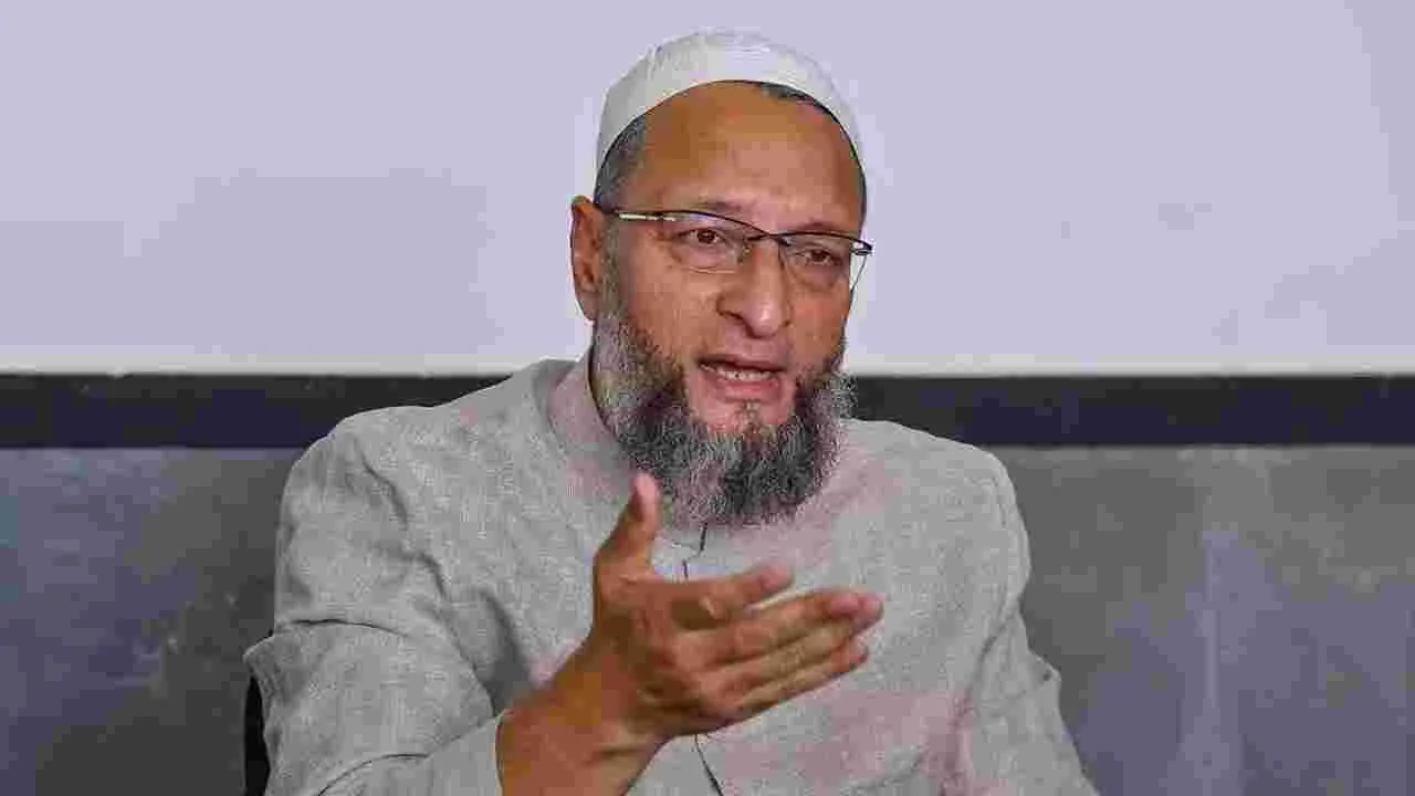 Asaduddin Owaisi: స్వాతంత్య్ర పోరాటంలో ముస్లింల పాత్రను విస్మరించారు 