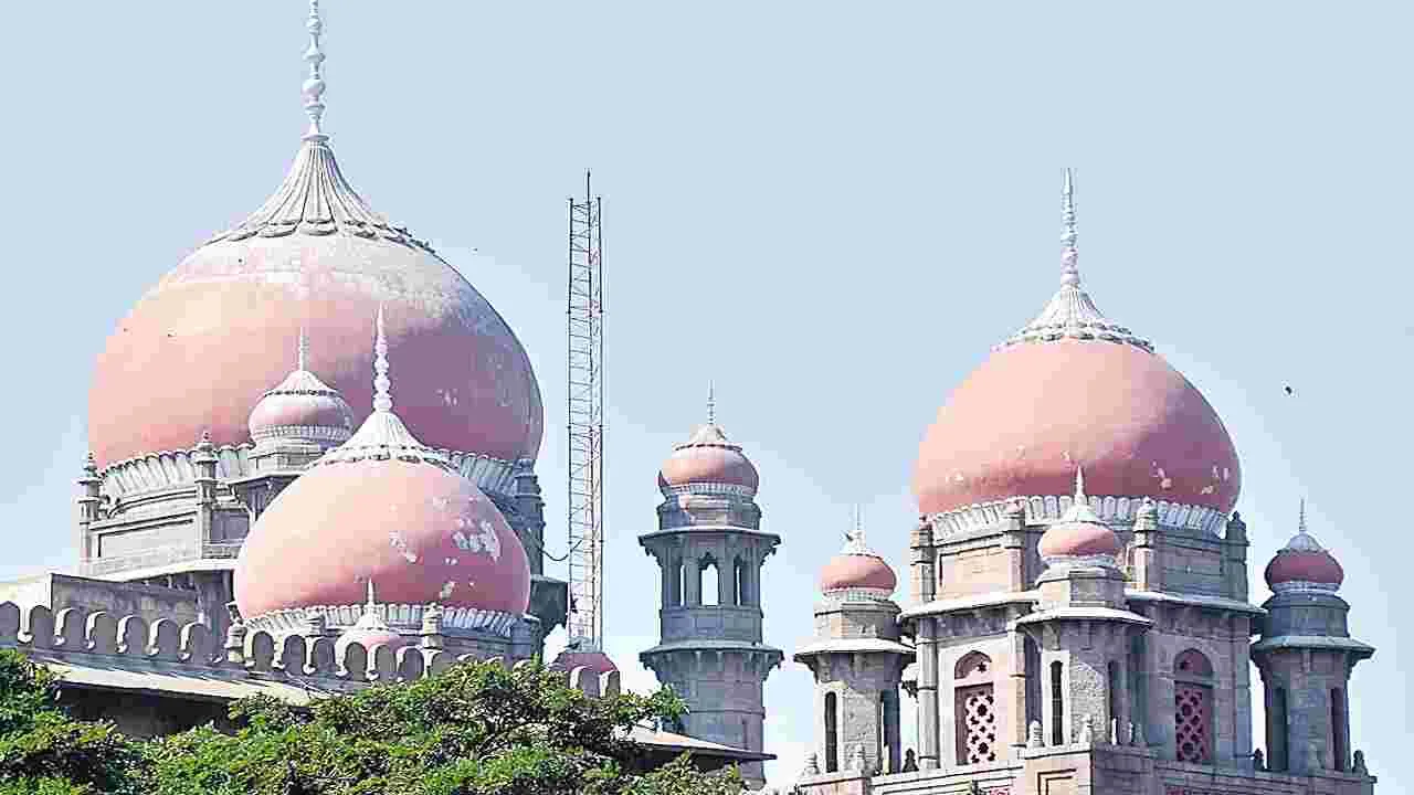 High Court: నేడు, రేపు కబేళాలు మూసివేయాలన్న ఆదేశాలపై జోక్యం చేసుకోలేం 