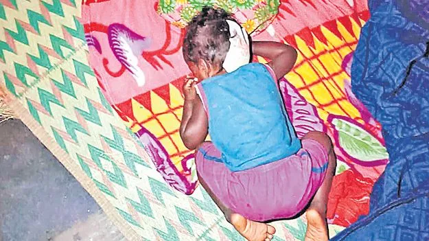 Leopard attack: నిద్రిస్తున్న చిన్నారిని ఈడ్చుకెళ్లిన చిరుత!