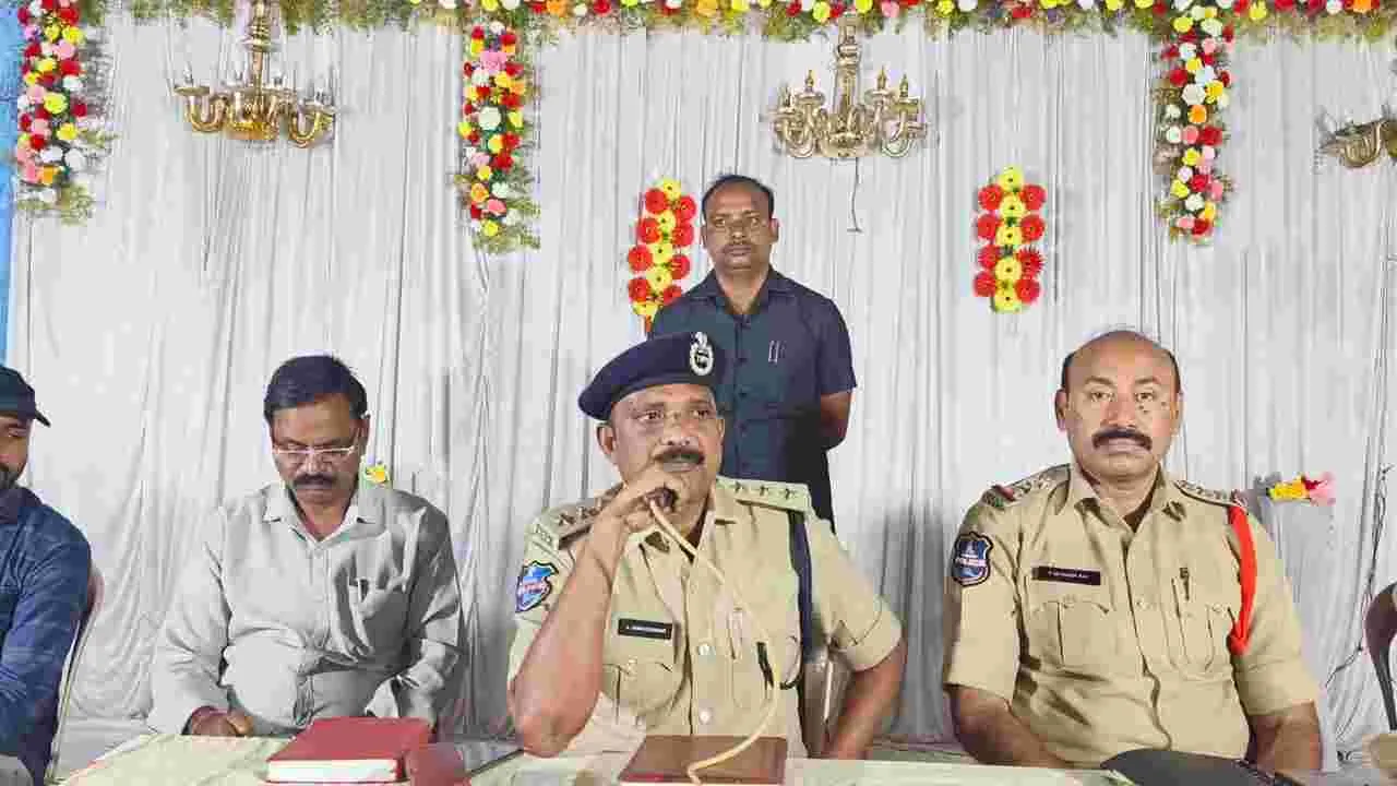 మండపాల నిర్వాహకులు నిబంధనలు పాటించాలి