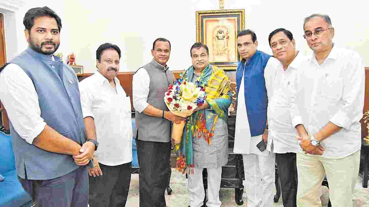 Komatireddy Venkat Reddy: హైదరాబాద్‌- అమరావతి రోడ్డును విస్తరించండి