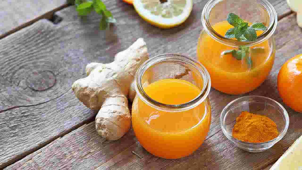 Turmeric Water Benefits: ఉదయాన్నే పసుపు నీరు తాగితే