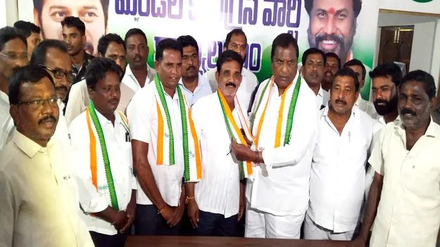 ప్రభుత్వాన్ని బదునాం చేసేందుకే కేంద్రం కుట్ర