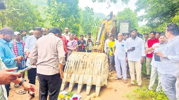 గిరిజన గ్రామాలకు రాచబాట