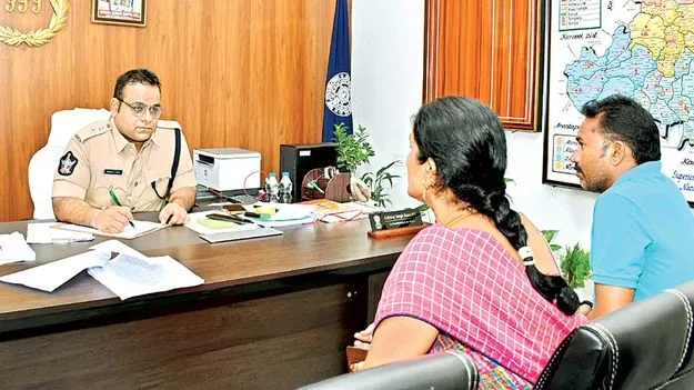 బాధితులకు న్యాయం చేయాలి: ఎస్పీ