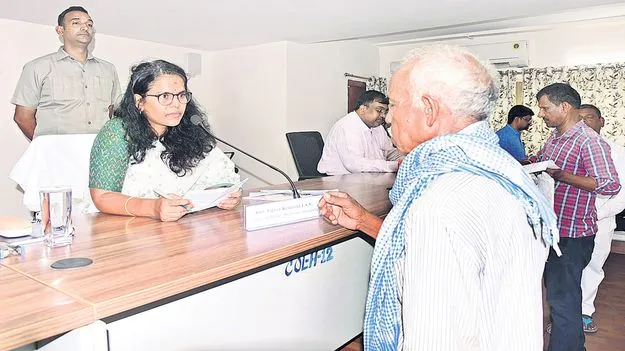 అర్జీలపై క్షేత్రస్థాయిలో పర్యటన