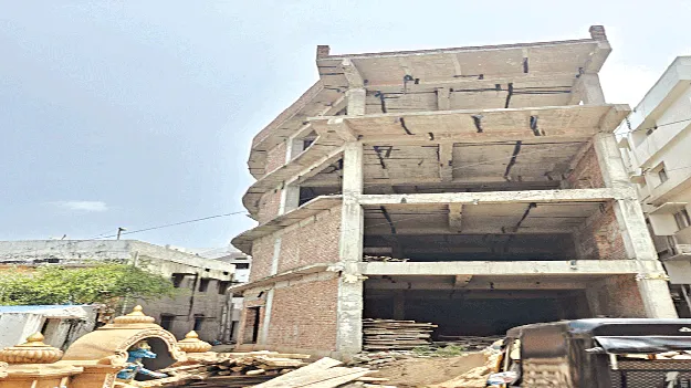 construction for buildings anotherised కూల్చుతున్నా కడుతున్నారు!