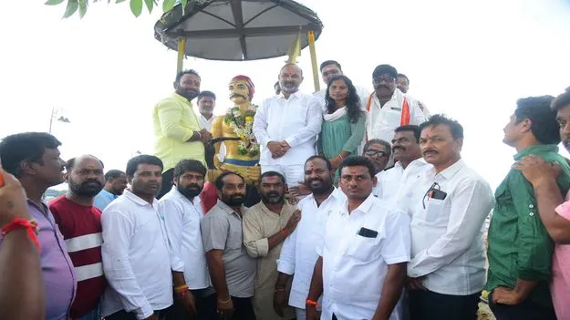 బహుజన ముద్దు బిడ్డ సర్వాయి పాపన్న