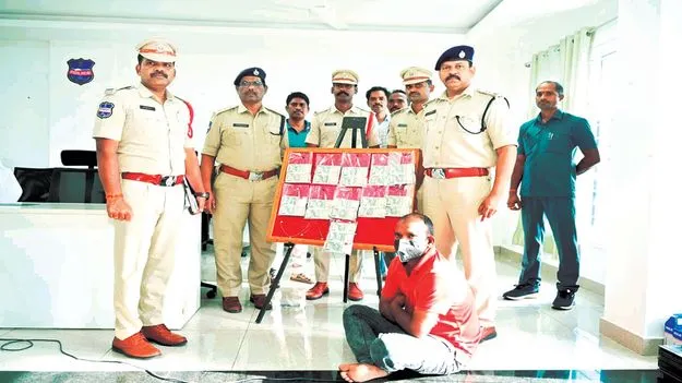 చోరీలకు పాల్పడుతున్న వ్యక్తి అరెస్టు 