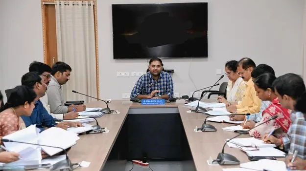 లక్ష్యం మేరకు మహిళా సంఘాలకు రుణాలు 