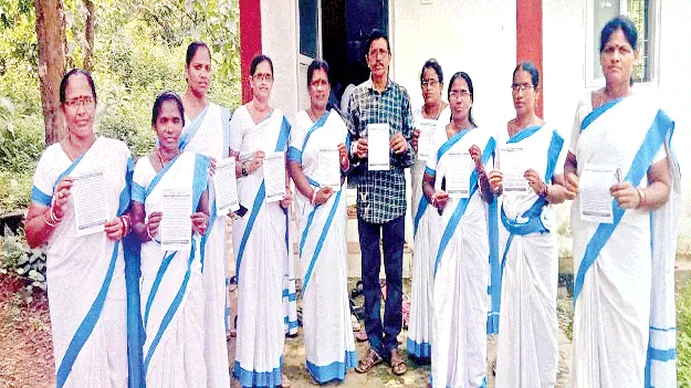 హామీలు అమలుచేయాలి