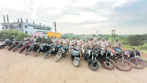 ఒక్క రోజు తనిఖీ.. 193 బైక్‌ల సీజ్‌