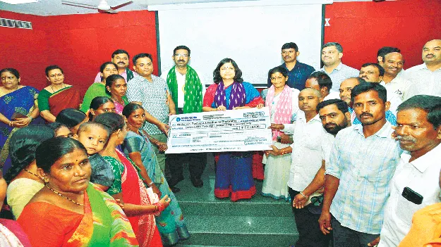 కాలానికనుగుణంగా..  డిజైన్లు రూపొందించాలి