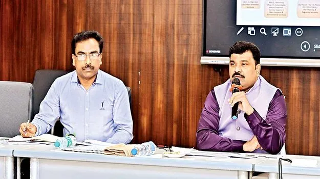 పారిశుధ్య పనులపై కలెక్టర్‌ అసంతృప్తి 