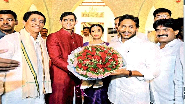 బుగ్గన కుమారుడి రిసెప్షన్‌కు వైఎస్‌ జగన్‌