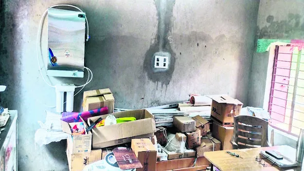 EDUCATION: అర్ధాంతరంగా ఆగిన నాడు - నేడు