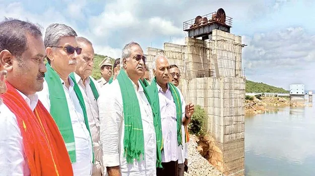 పోలవరం-బనకచర్ల ప్రాజెక్టుతో.. రైతులకు ప్రయోజనం లేదు