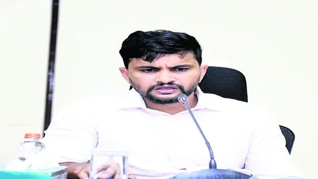 Inchage Collector ప్రాధాన్య అంశాలపై దృష్టి పెట్టండి