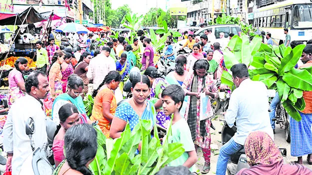 VaraLakshmi Vratam : సంపదలివ్వు తల్లీ..!