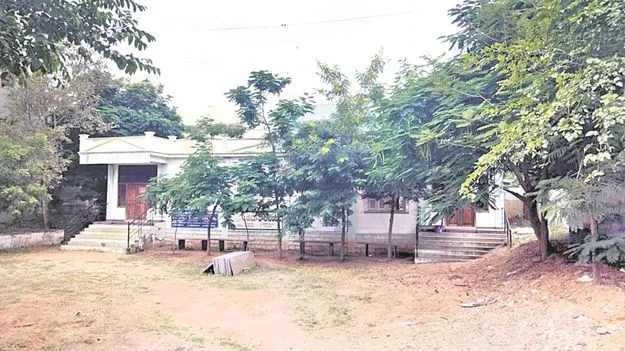 Women's groups: చిక్కింది చాన్స అని..