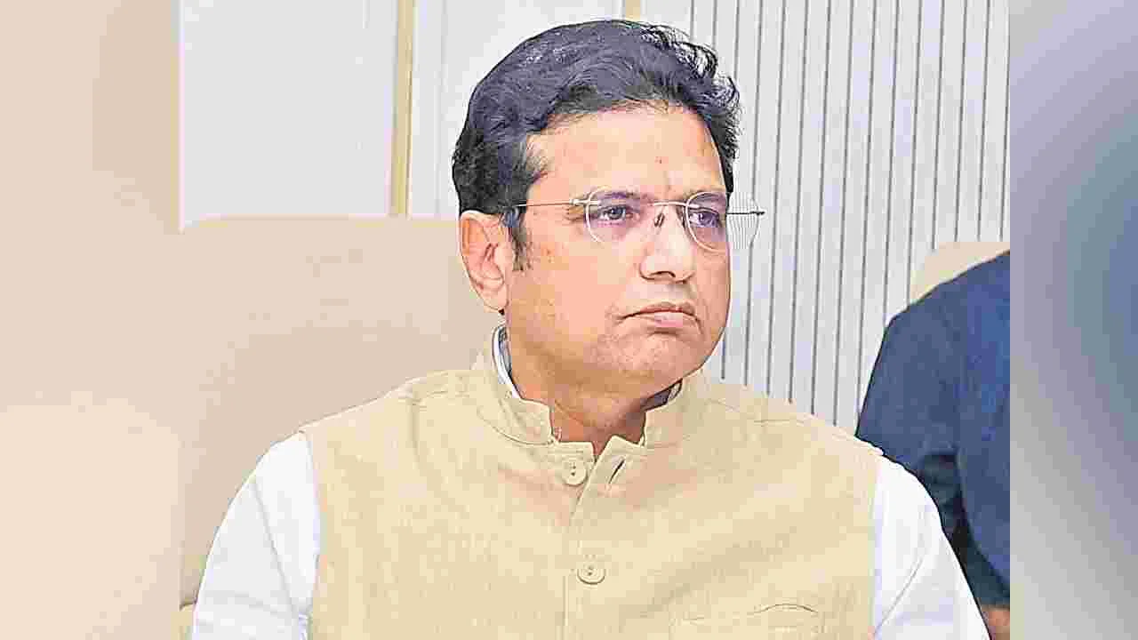 Sridhar Babu: రాజకీయ అక్కసుతోనే తెలంగాణకు అన్యాయం 