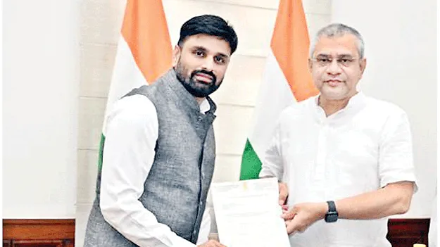 రైల్వే ట్రాఫిక్‌  నివారణకు ఓవర్‌ బ్రిడ్జిలు కావాలి