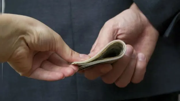 Corruption: ఇందిరమ్మ ఇంటి బిల్లుకు రూ.15 వేలు లంచం పంచాయతీ కార్యదర్శి సస్పెన్షన్‌