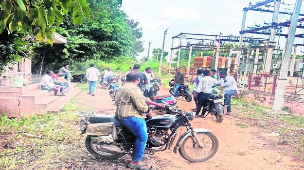 ELECTRICITY: వేళపాళ లేని విద్యుత కోతలు