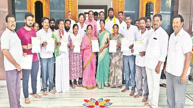 CMRF cheques  సీఎంఆర్‌ఎఫ్‌ చెక్కుల పంపిణీ