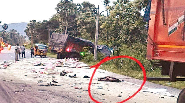 రెండు లారీలు ఢీ: ఒకరి మృతి