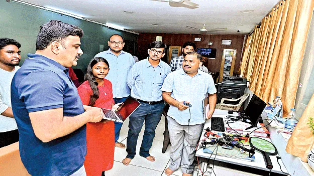  డ్రోన్‌ ఆధారిత ఆరోగ్య పర్యవేక్షణ   వ్యవస్థ రూపకల్పన 