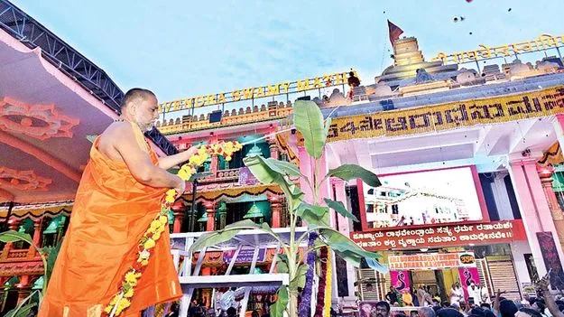 అంగరంగ వైభవంగా.. సప్తరాత్రోత్సవాలు ప్రారంభం