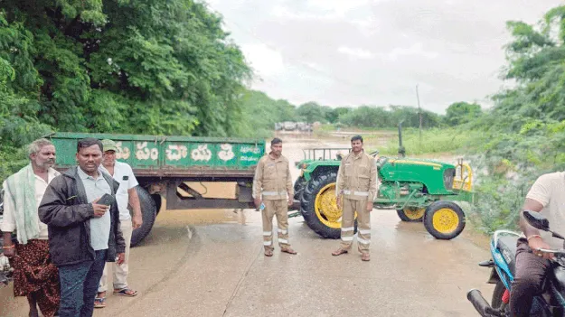 జనజీవనం అతలాకుతలం