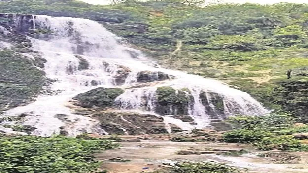 Waterfall : జలపాతం కోనవిందు..!