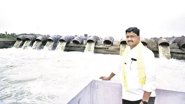 Minister Payyavula : చూడండి సర్‌.. మీరిచ్చిన నీరు..!