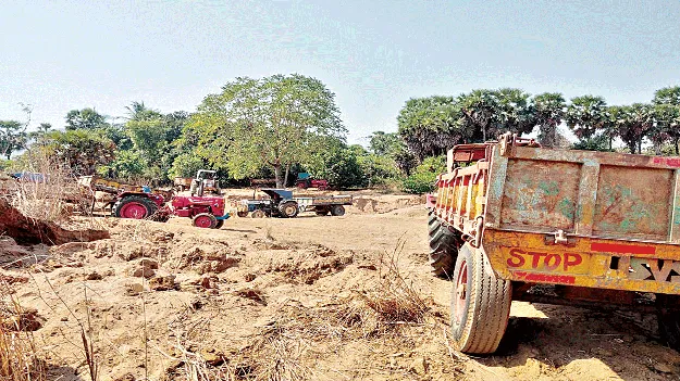 The river.. is a treasure for them నది.. వారికి నిధి