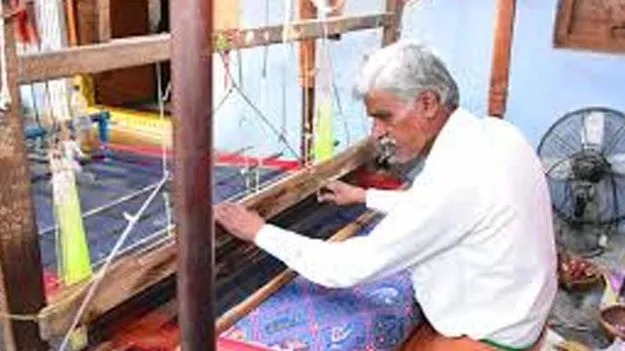 Remove GST on Handloom: చేనేత ఉత్పత్తులపై జీఎస్టీని తొలగించాలి