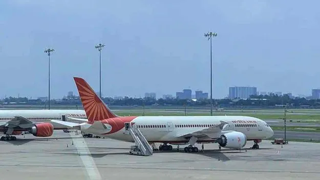 Air India Flight: చివరి నిమిషంలో విమానం రద్దు.. కారణం ఏంటంటే..